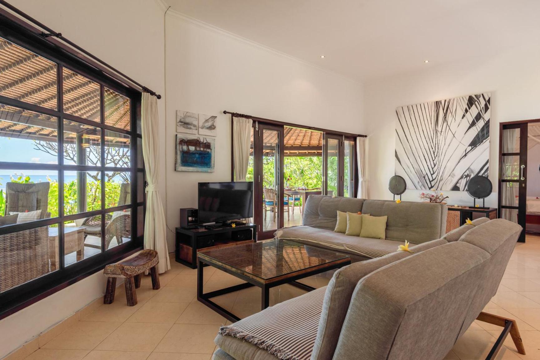 Gorgeous Beachfront Villa Lovina Banjar  Exteriör bild