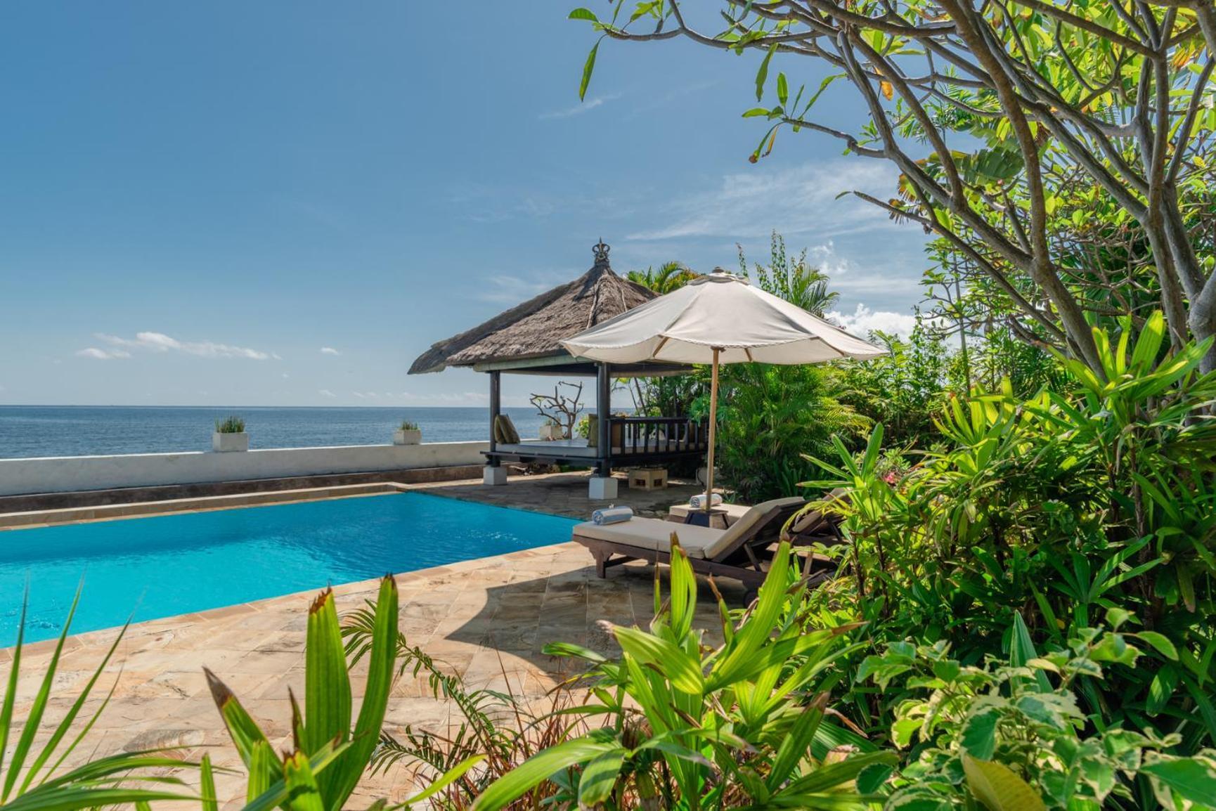 Gorgeous Beachfront Villa Lovina Banjar  Exteriör bild